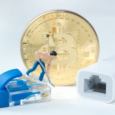 Bitcoin para incelemesi, yakın çekim 