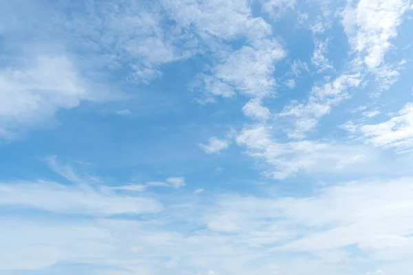 Cielo Azzurro Chiaro Sfondo Nuvole Con Sfondo — Foto Stock