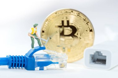 Abstract, Golden Bitcoin para üstünde bilgisayar.
