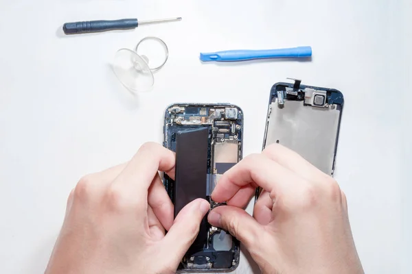 The smartphone was damaged and need to repair which tools smartphone