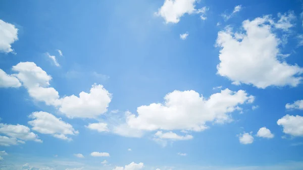 Fundo Céu Azul Claro Nuvens Com Fundo — Fotografia de Stock