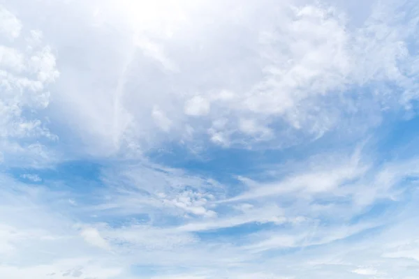 Klaren Blauen Himmel Hintergrund Wolken Mit Hintergrund — Stockfoto