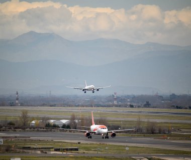 İspanya havaalanında bir uçak.