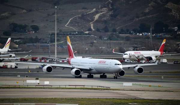 Avião Aeroporto Espanhol — Fotografia de Stock