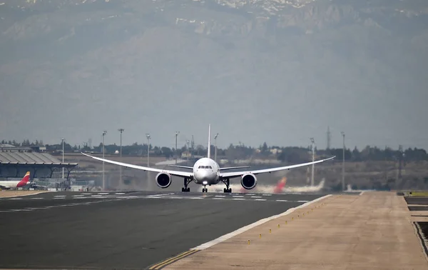 Avión Cisterna Aeropuerto —  Fotos de Stock