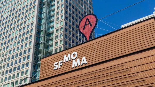 San Francisco Modern Sanatlar Müzesi 'ne yakın.