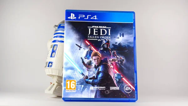 Jedi Fallen Order caixa de jogo para playstation 4 de entretenimento respawn com figura R2D2 — Fotografia de Stock