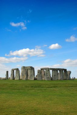 Stonehenge mavi gökyüzü ile