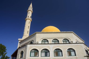 Kfar Tavor - Arap town (Har Tavor) mount Tabor adlı büyük güzel cami. İsrail.