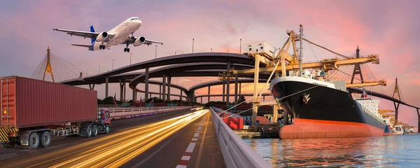 Concetto logistico e di trasporto panoramico in autocarro — Foto Stock