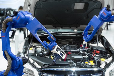 Otomatik robot tarama otomotiv bölümü motoru akıllı fabrika, sanayi 4.0 konsept içinde
