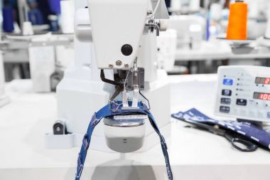 Dikiş makinesi süreç kot kumaş seam