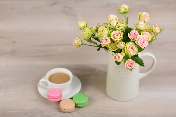Koffie en macaron cookie — Stockfoto
