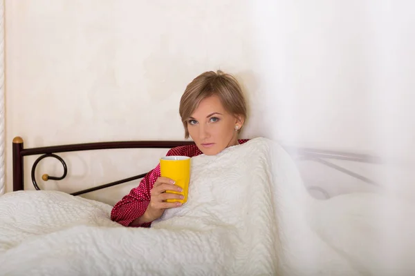 Woman waking up in the morning — Stock Photo, Image