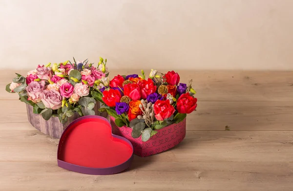 Bellissimo bouquet di fiori primaverili — Foto Stock