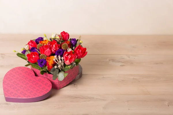 Hermoso ramo de flores de primavera — Foto de Stock