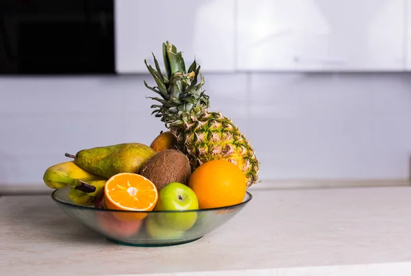 Tigela de frutas frescas — Fotografia de Stock