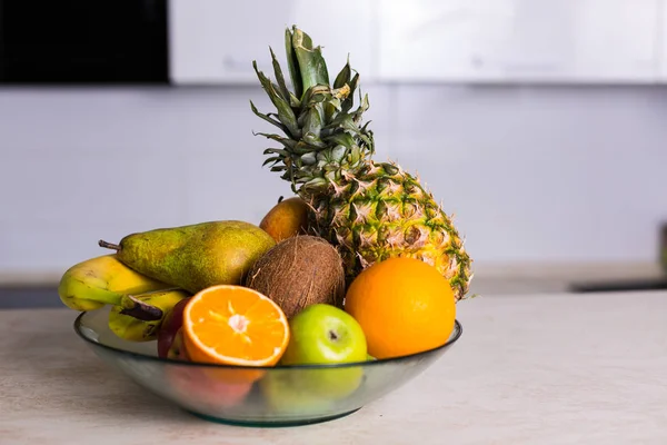 Bowl of fresh fruits — Stock Photo, Image