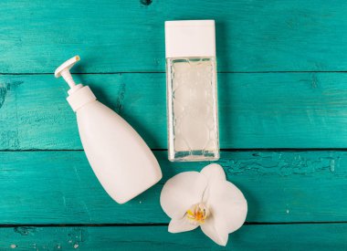 Cilt Bakımı temel bir ahşap arka plan üzerinde