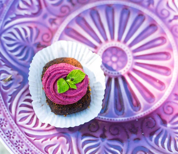 Pastel en un plato — Foto de Stock