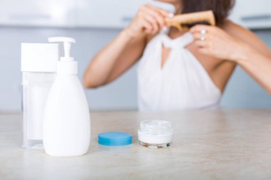 Bir tablo üzerinde temel kozmetik