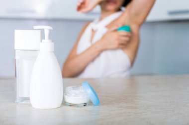 Bir tablo üzerinde temel kozmetik