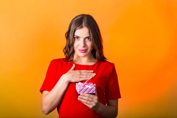 Beautiful woman with present box — Stock Photo, Image