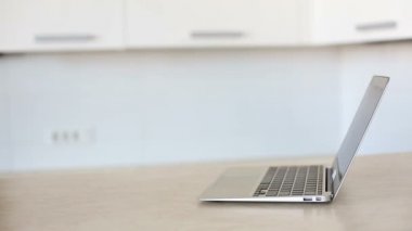 Sürpriz kutusu ile kozmetik