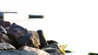 Sahilde kahve içme kadın