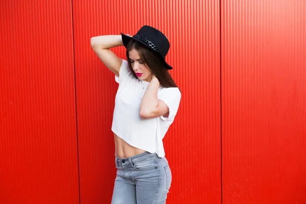 Mujer con sombrero de lana negro —  Fotos de Stock