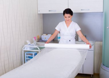 Güzellik salonları, eser hazırlama kadın