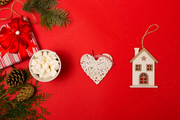 Presentes de Natal com uma decoração — Fotografia de Stock