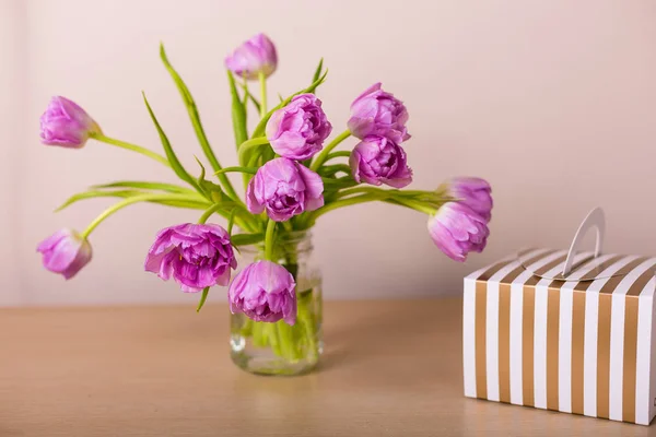 Ramo de tulipanes rosados frescos — Foto de Stock