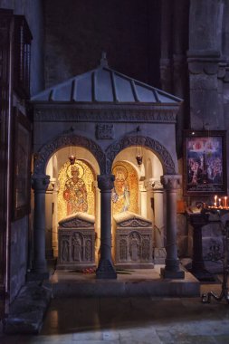 Mtsheta, Gürcistan - 8 Ekim 2016: İç başkalaşım Kilisesi. Samtavro Manastırı.