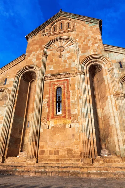 Imagens grande plano da Catedral Ortodoxa de Svetitskhoveli em Mtskheta, Geórgia — Fotografia de Stock