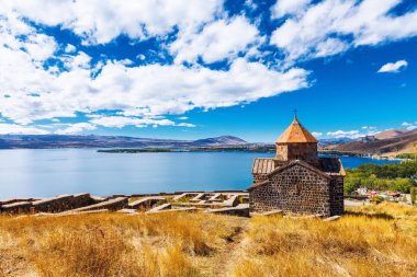 Sevan, Ermenistan'ın eski bir Sevanavank kilise doğal görünümünü