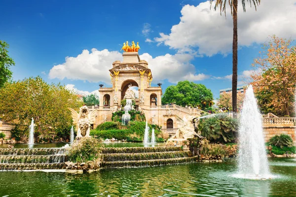 Fontänen på Parc de la Ciutadella Citadel park, Barcelona — Stockfoto