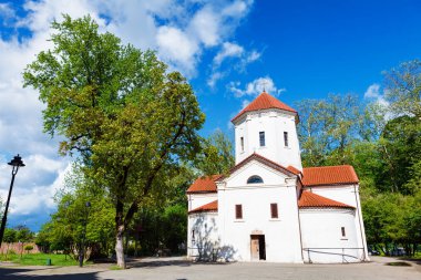 Dadiani saraylar tarihi ve Mimarlık Müzesi ve kilise Zugdidi, Gürcistan'daki bir park içinde bulunan.