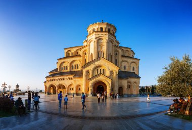 Tiflis, Gürcistan - 8 Ekim 2016: Tiflis Sameba Katedrali Holy Trinity en büyük Ortodoks katedrali Georgia ve Kafkasya