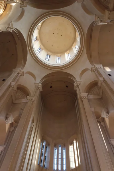 Tiflis, Gürcistan - 8 Ekim 2016: Tiflis Sameba Katedrali Holy Trinity en büyük Ortodoks katedrali Georgia ve Kafkasya