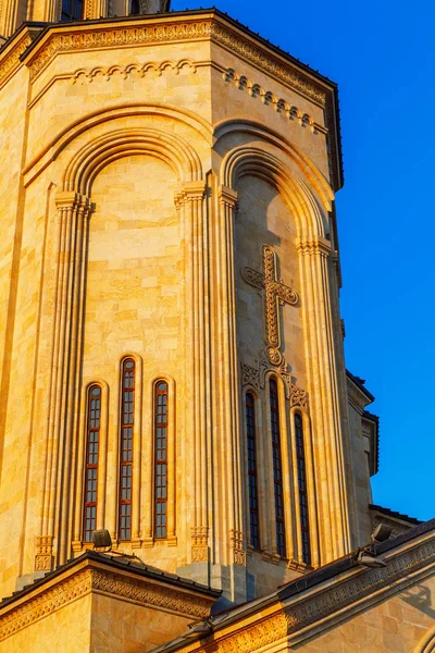 Tiflis, Gürcistan - 8 Ekim 2016: Tiflis Sameba Katedrali Holy Trinity en büyük Ortodoks katedrali Georgia ve Kafkasya