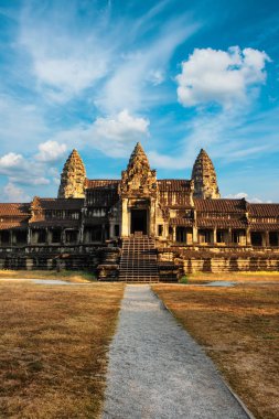 Kamboçya Angkor wat Tapınağı Önden Görünüm