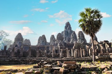 Antik Bayon Tapınak, Angkor Thom, en popüler turistik Siem içinde reap, Kamboçya