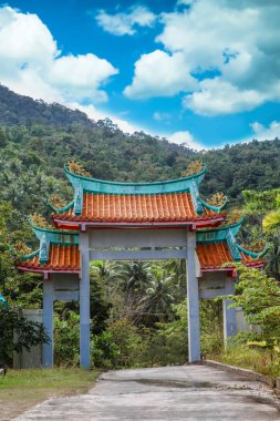 Ana giriş kapıları Chineese Sangthom Tapınağı Tanrıça merhamet tapınak Chaloklum, Ko Pha Ngan, Tayland için