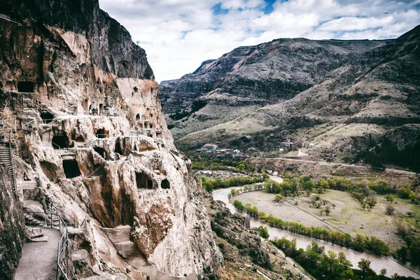 Staden cave city-klostret i Erusheti Mountain, Georgia — Stockfoto