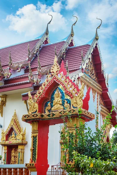 Magnifique temple Wat Samai Kongka sur Ko Pha Ngan, Thaïlande . — Photo