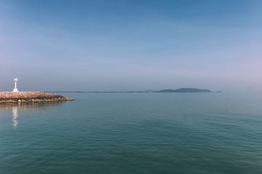 pier deniz feneri ile birlikte deniz Chumphon nehirde, Tayland girme