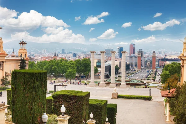 Flygfoto på Placa Espanya och Montjuïc med National Art Museum i Katalonien, Barcelona, Spanien — Stockfoto