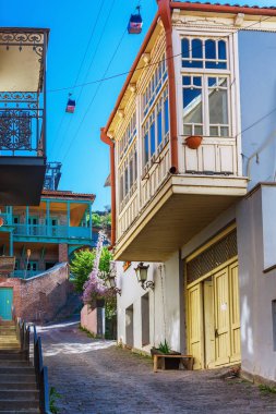 Tiflis, Gürcistan tarihi kentin Balkonlu dar sokakları