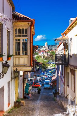 Tiflis, Gürcistan tarihi kentin Balkonlu dar sokakları